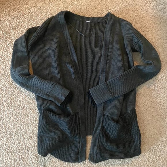 Lululemon Athletica Sweater, size 6 - Picture 3 of 3